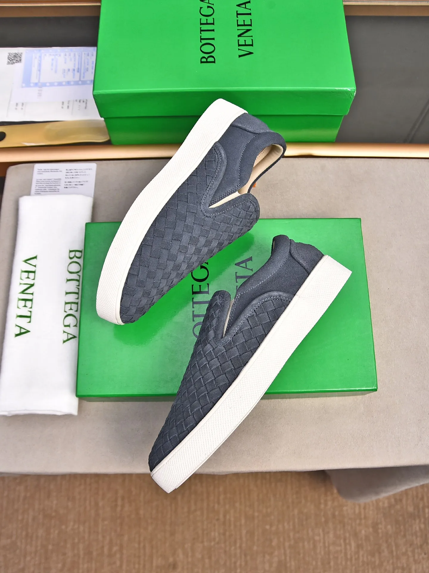 Men's shoes 💰460 [Sleeves series] BOTTEG* VENET* - high-end boutique Size: 38-44 (45 customized) BV new product, first-layer cowhide artificially woven classic style harmoniously blends with contemporary fashion temperament, rubber soles are light and flexible, water-dyed sheepskin pads! [Taobao, Tmall, and live streaming are the first choices]